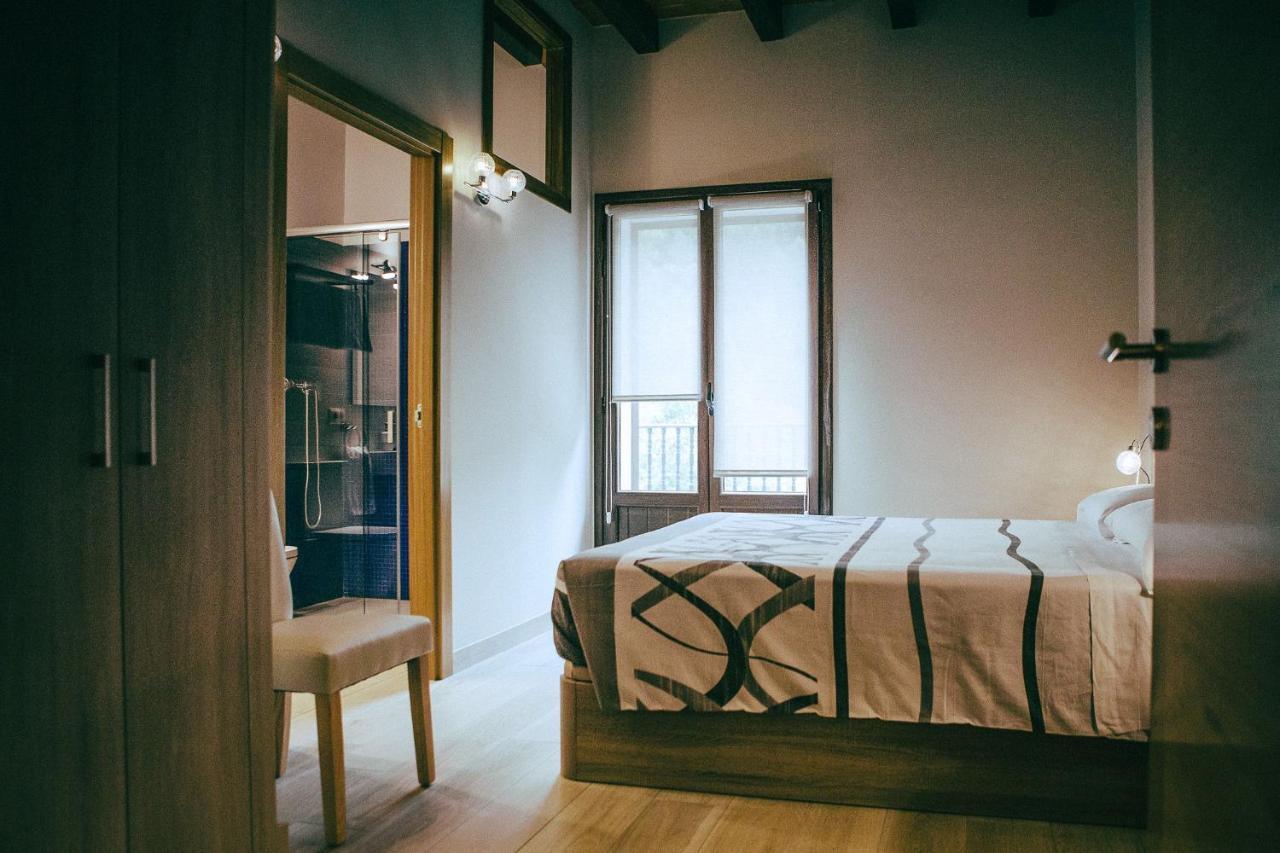 Hostal Iratibizkar Ochagavía Buitenkant foto
